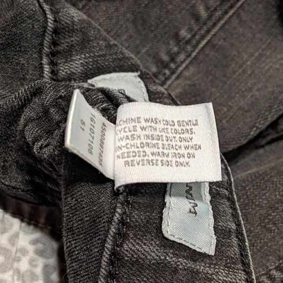 CHICO'S PLATINUM ULTIMATE FIT SLIM LEG DENIM JEANS - BLACK - SIZE 1.5 SHORT - Picture 4 of 8